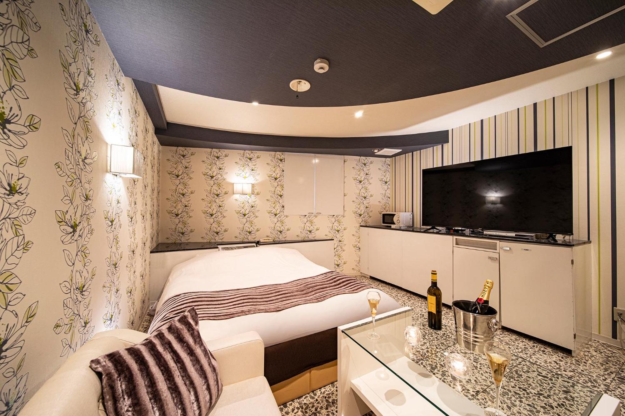 Love hôtel Towers - Adult Only - 3*